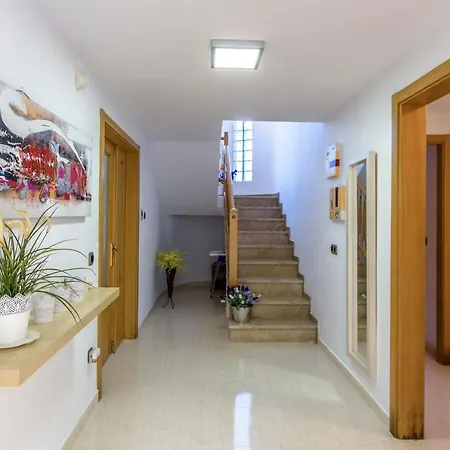 Semesterbostad Casa Montse Bara